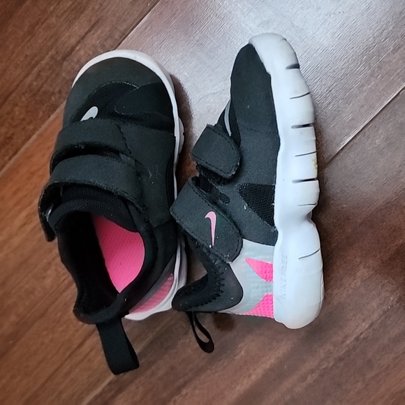 NIke Girls Star Runner Sneakers - Picture 4 of 4